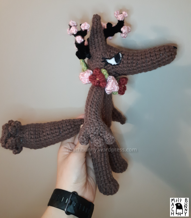 Lush the spring fox amigurumi, side view 