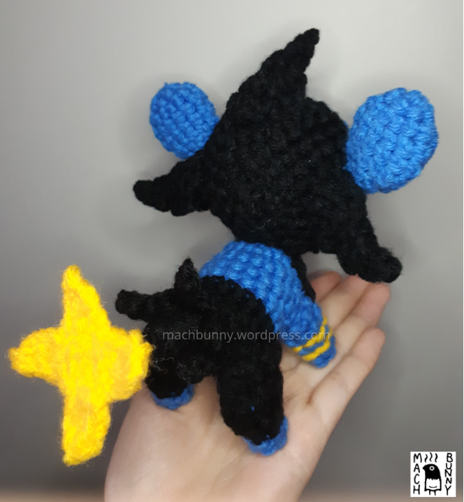 Amigurumi Luxio, back view