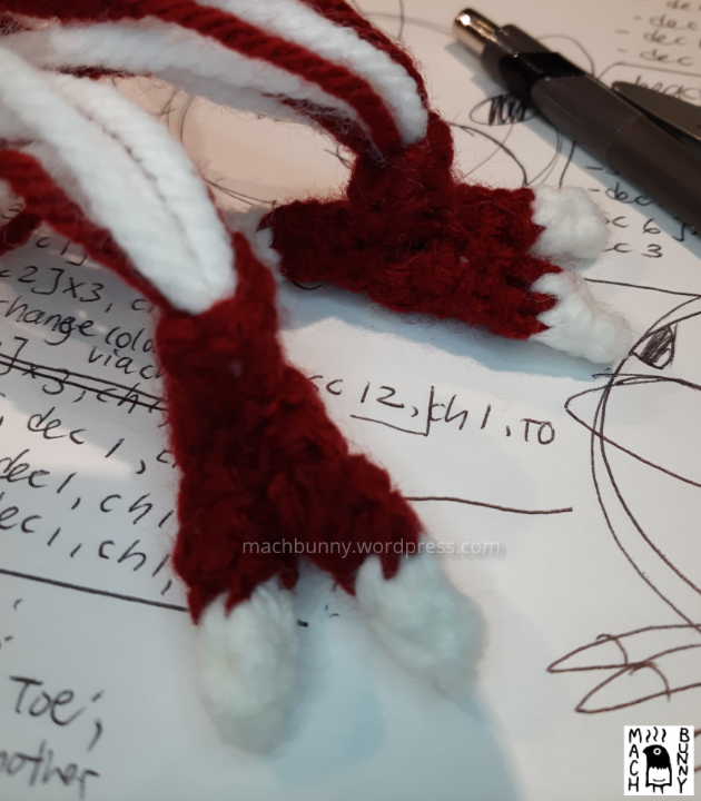 Feet of amigurumi natu