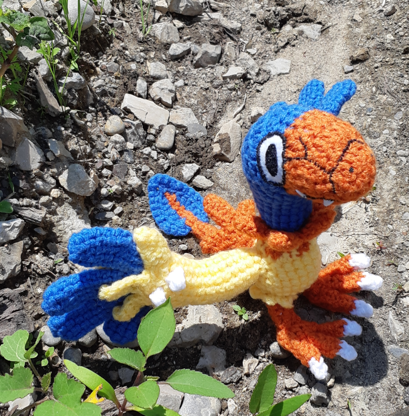 Archen amigurumi, front view from above