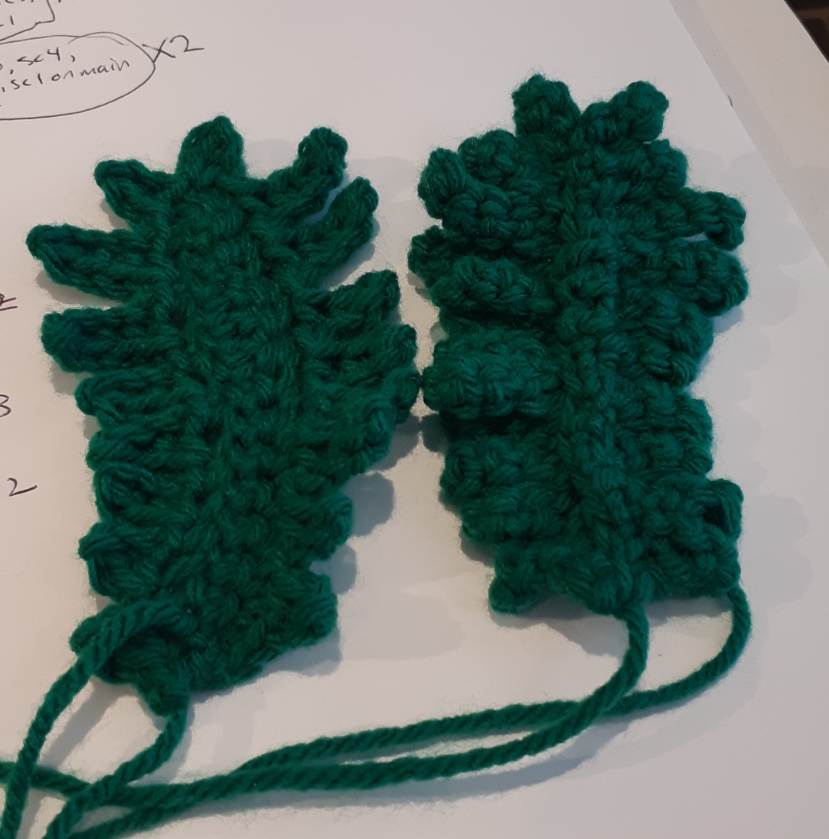 Amigurumi Ivysaur, comparison between leaf structures 