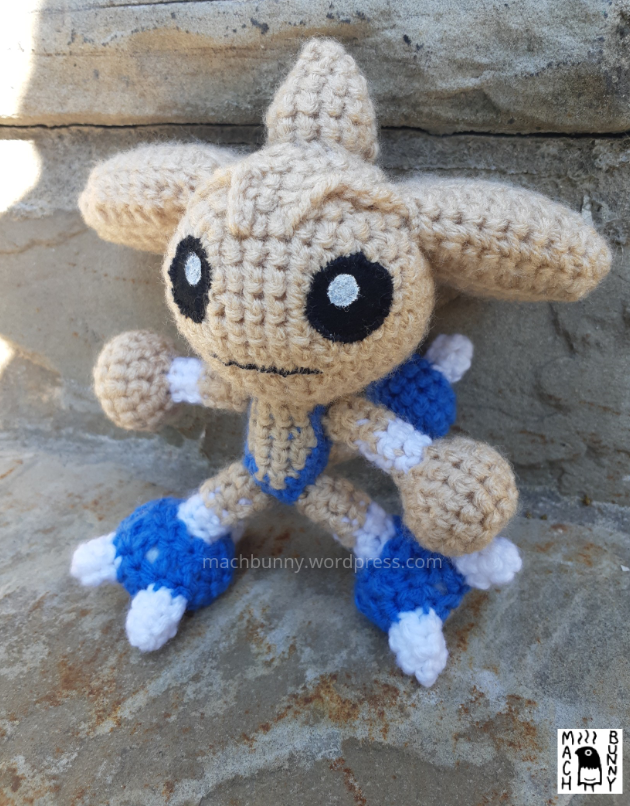 Hitmontop amigurumi, front view 