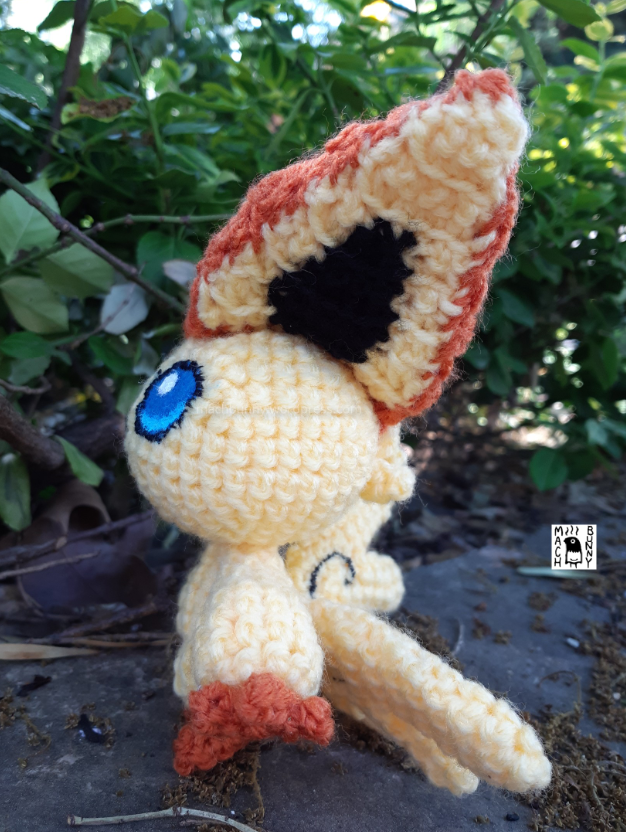 Amigurumi Victini, side view