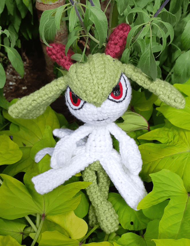 Amigurumi Kirlia, alternate front view
