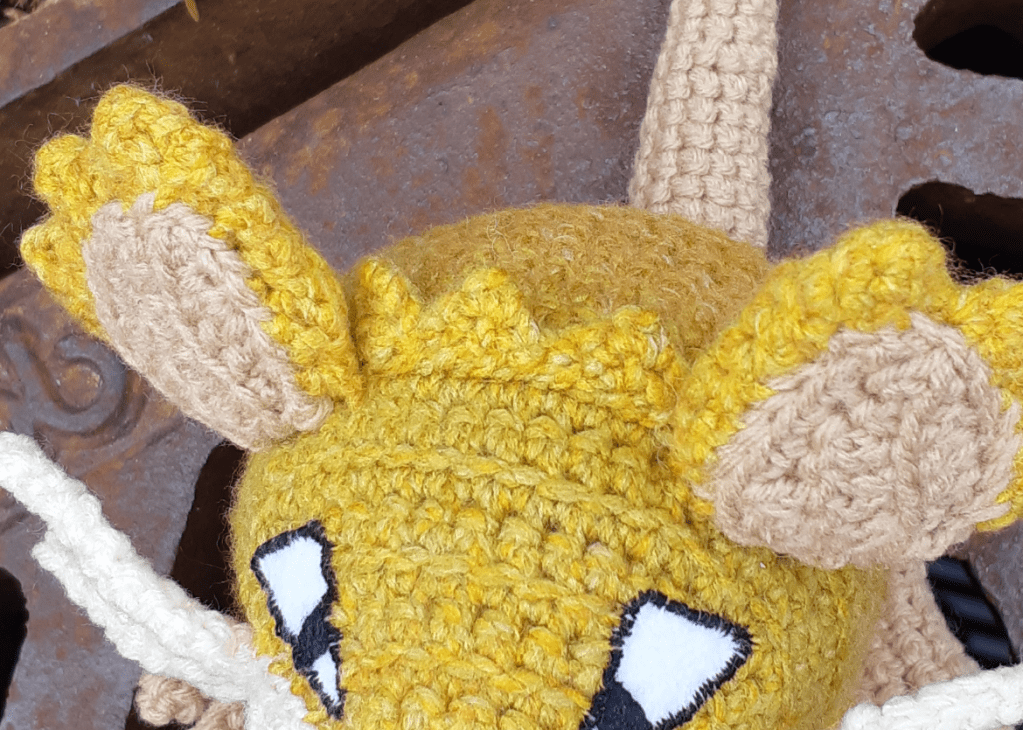 Amigurumi Raticate, showing tuft piece on the head
