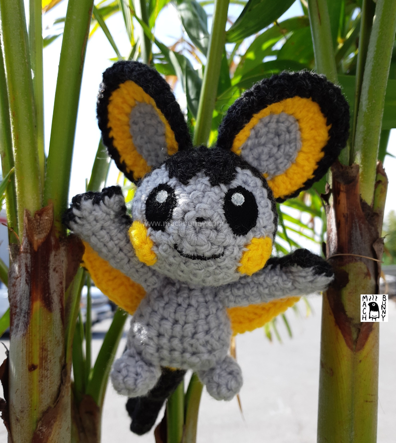 Amigurumi Emolga, front view from head on
