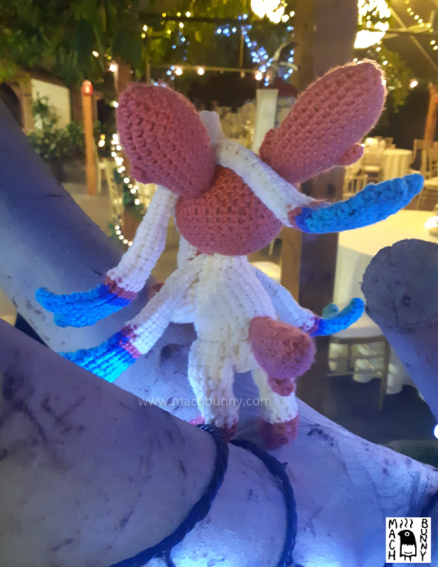 Amigurumi Sylveon, back view