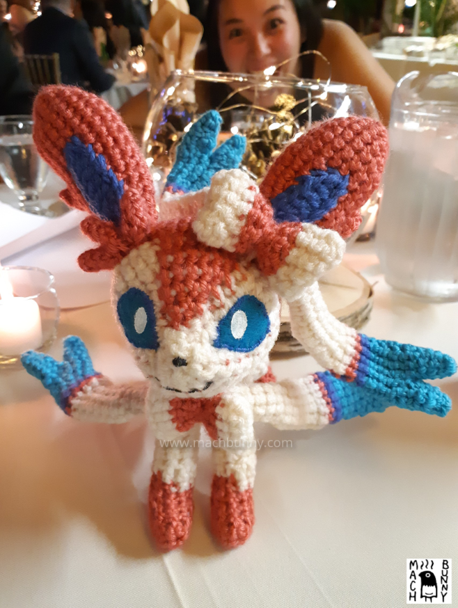 Amigurumi Sylveon, alternate front view