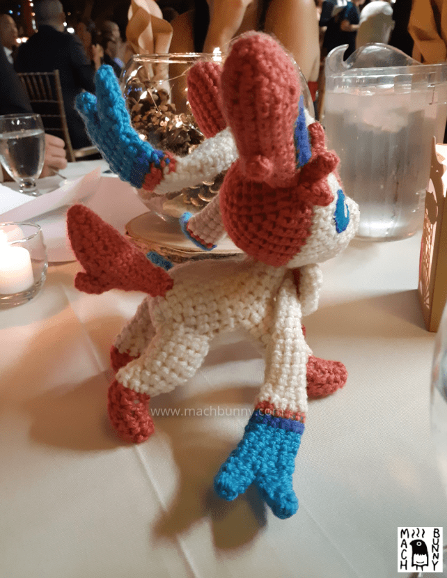 Amigurumi Sylveon, alternate side view