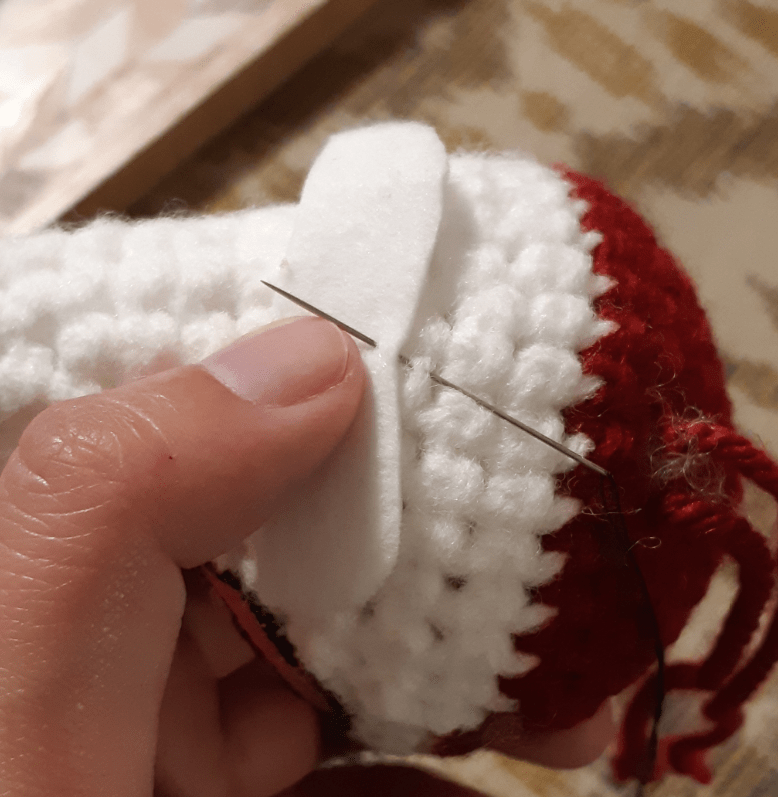 Amigurumi felt detailing : mouth piece cut out and placed onto face